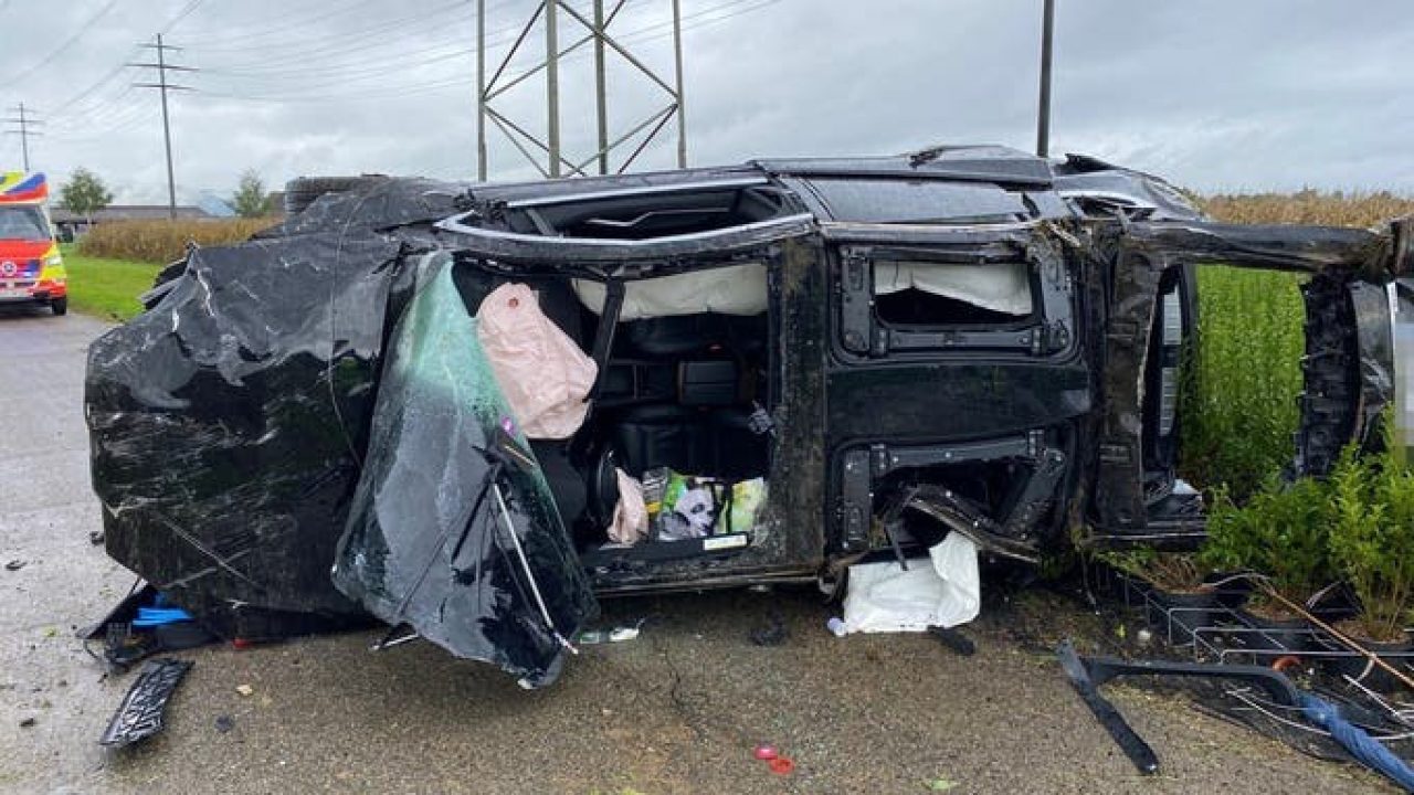 Tesla Model X masterfully protects family of four during horrifying crash