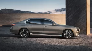 BMW i7