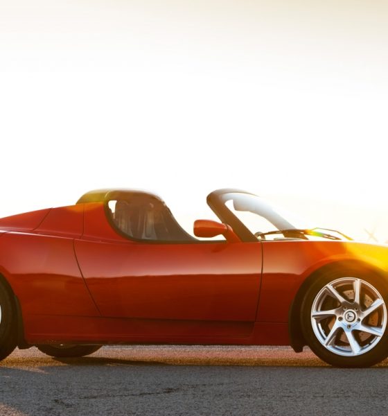 Elon-musk-tesla-roadster-production