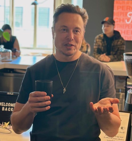 Elon Musk tours Apple HQ with Apple CEO Tim Cook