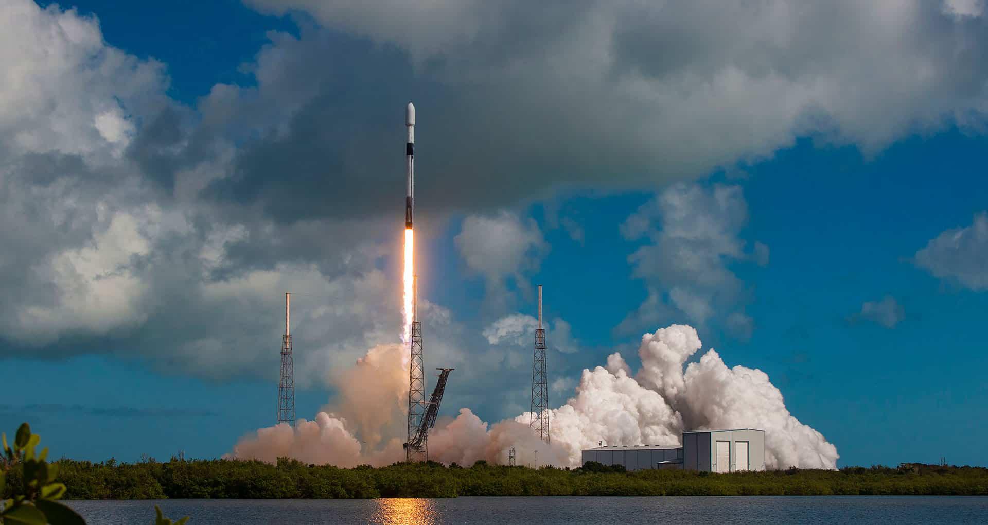 Galaxy 31 32 F9 B1051 LC-40 111222 (SpaceX) launch 2