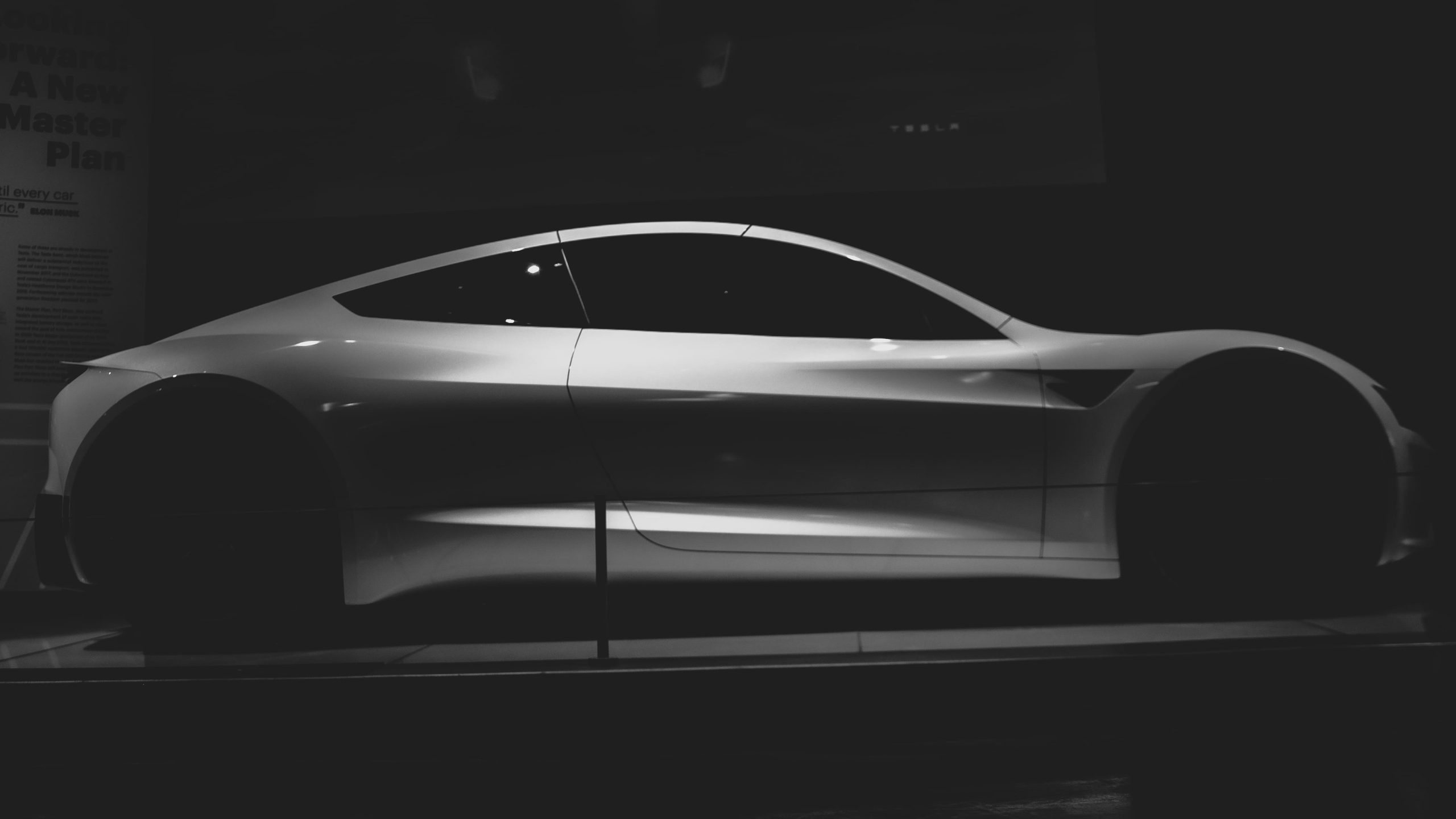 Tesla-profile-Roadster-profile-logo-3