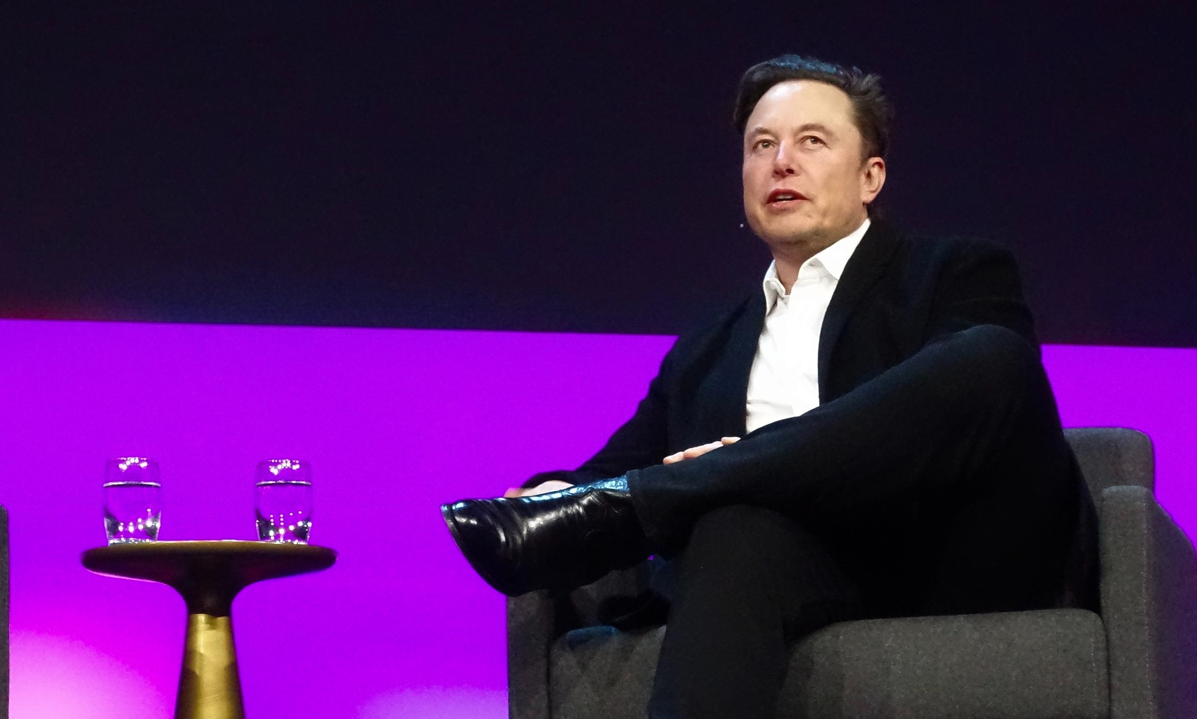 Elon Musk Joins Other Tech Titans To Call For Pause On Training AI Elon Musk Joins Other Tech Titans To Call For Pause On Training AI