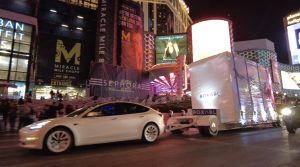 Tesla Model 3 tows a 15,000-pound Boxabl house