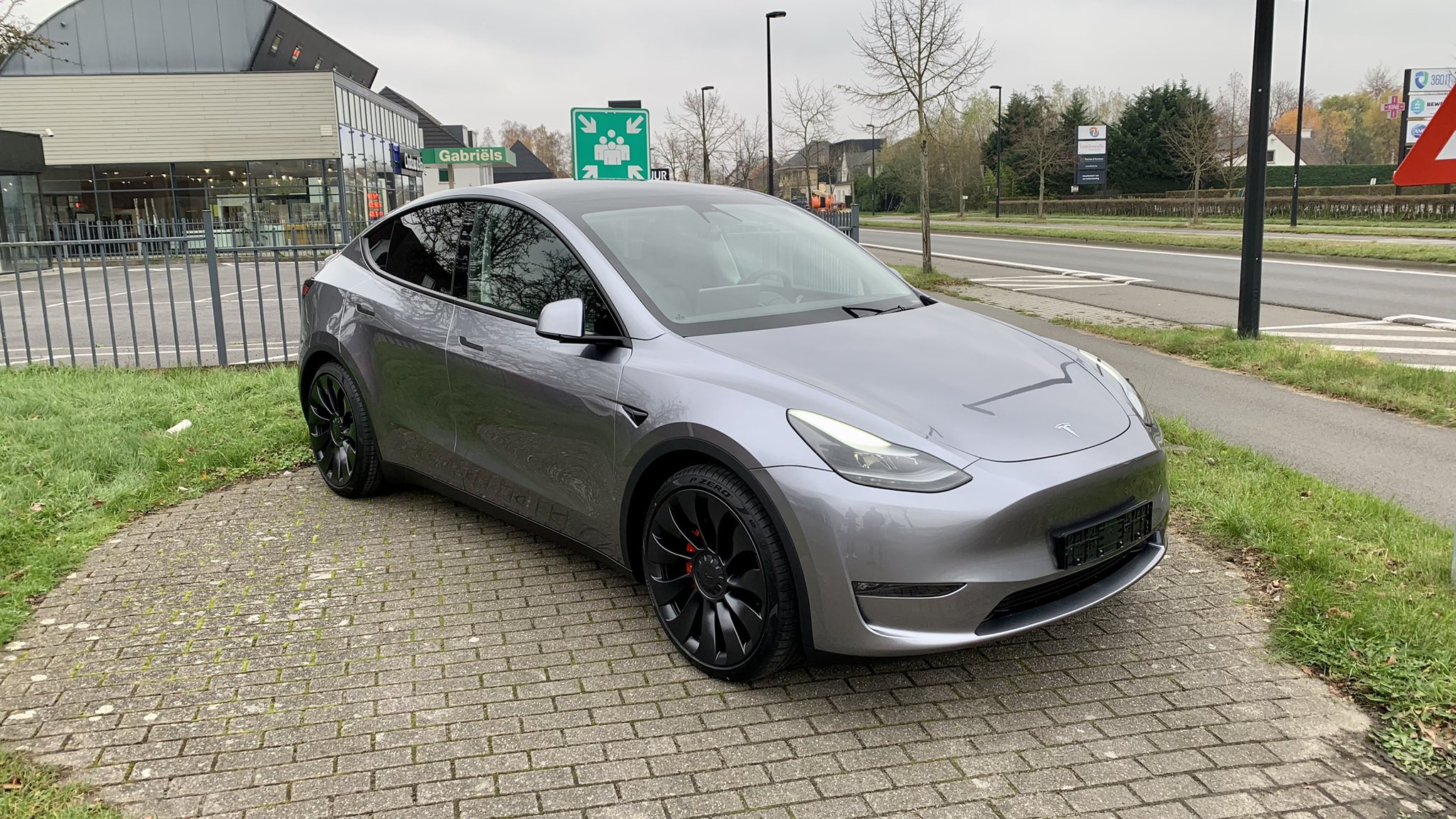 Tesla’s evident paint shop improvements lie within Quicksilver from Giga Berlin 12