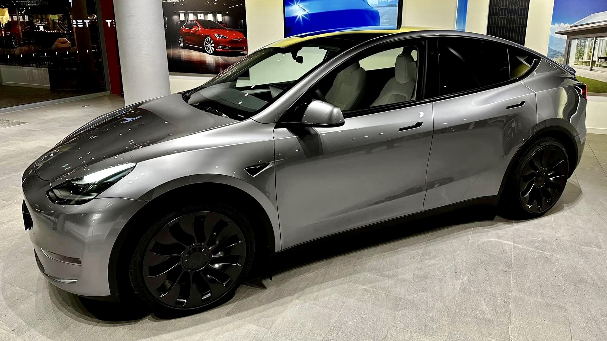 Tesla Chief Designer Hopes For New Paint Colors In The US EV Buzz