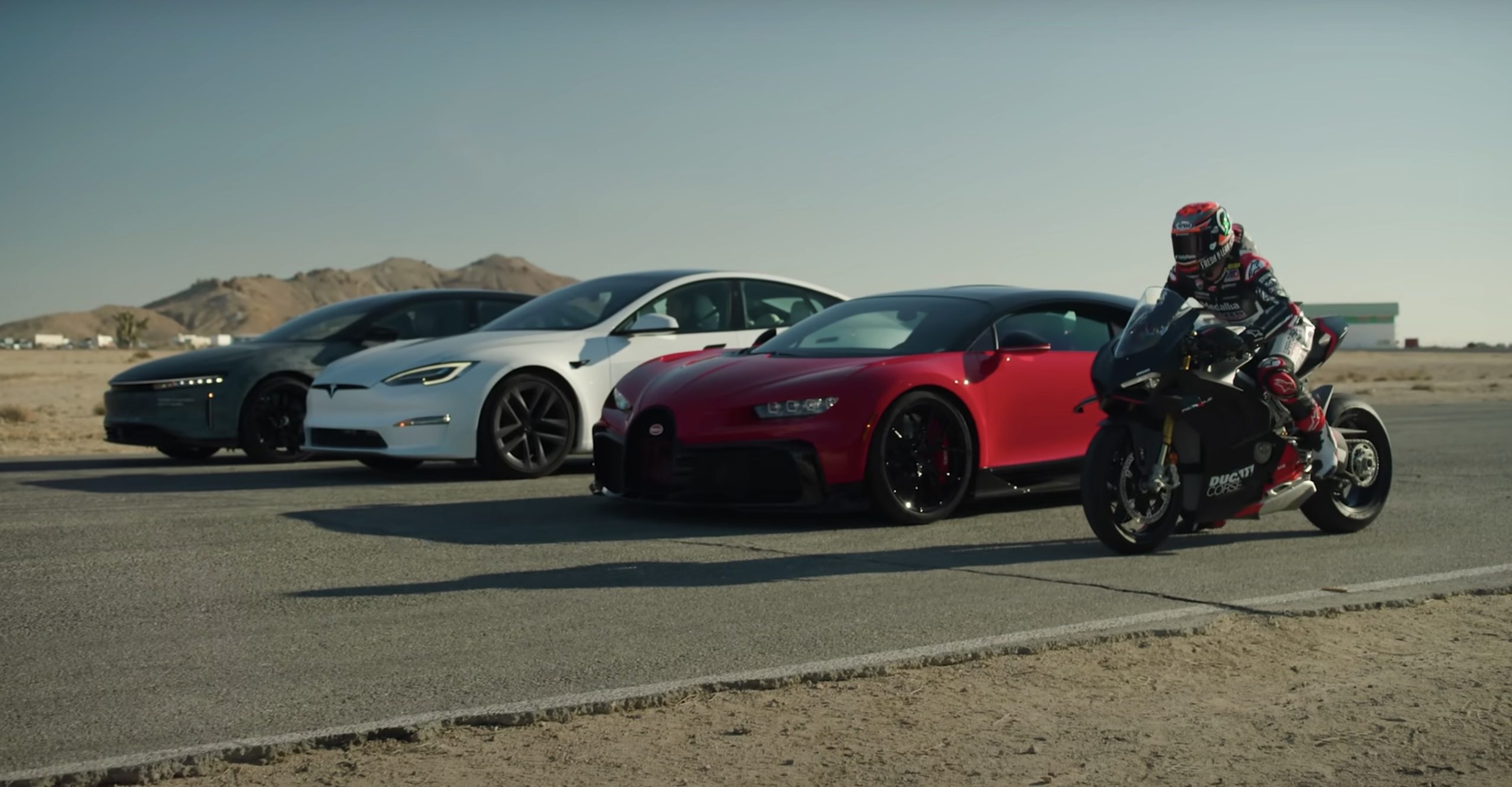 tesla-model-s-plaid-vs-lucid-air-sapphire-vs-bugatti-chiron-pur-sport