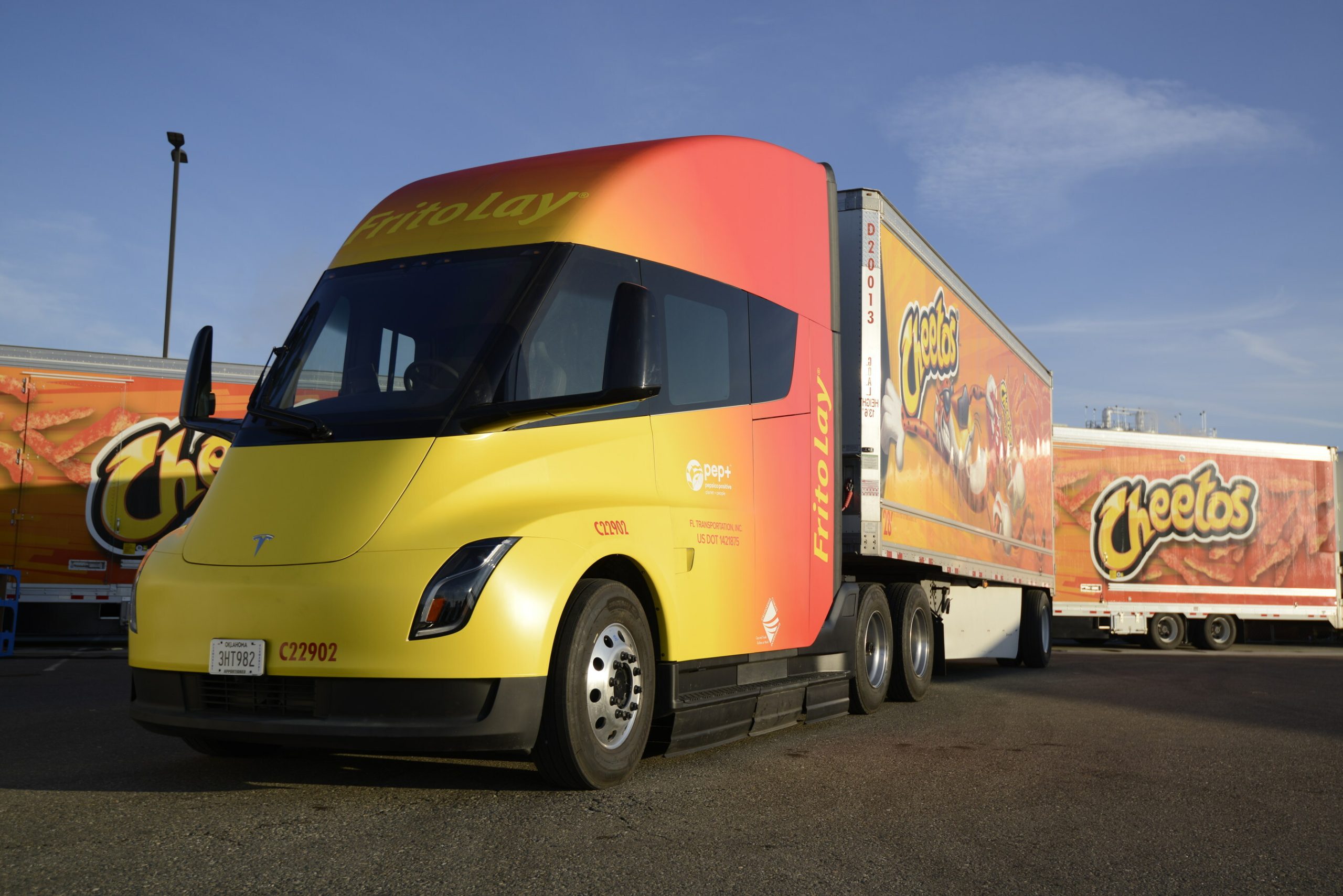 Tesla Semi makes appearance at Tesla's largest Supercharging station