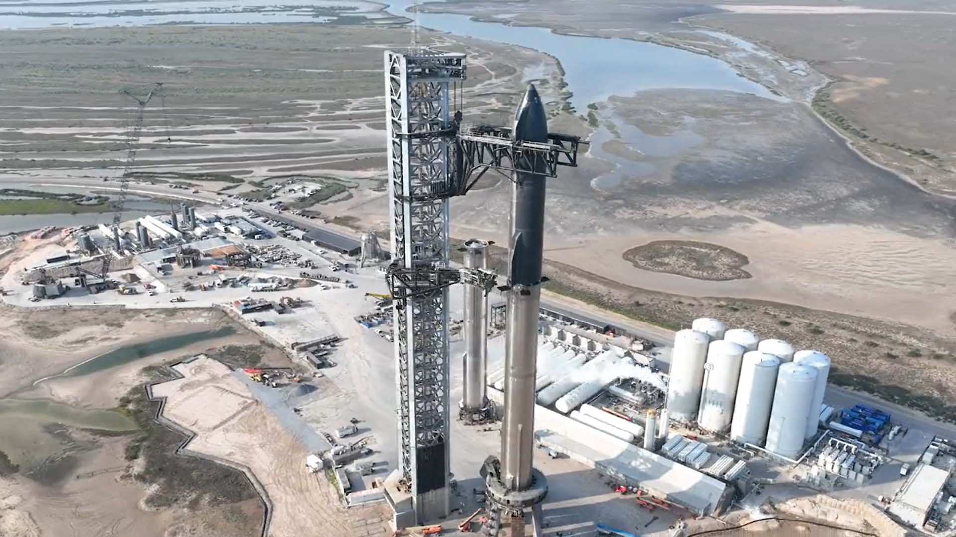 SpaceX stacks Starship and Super Heavy booster for "wet dress rehearsal"  test