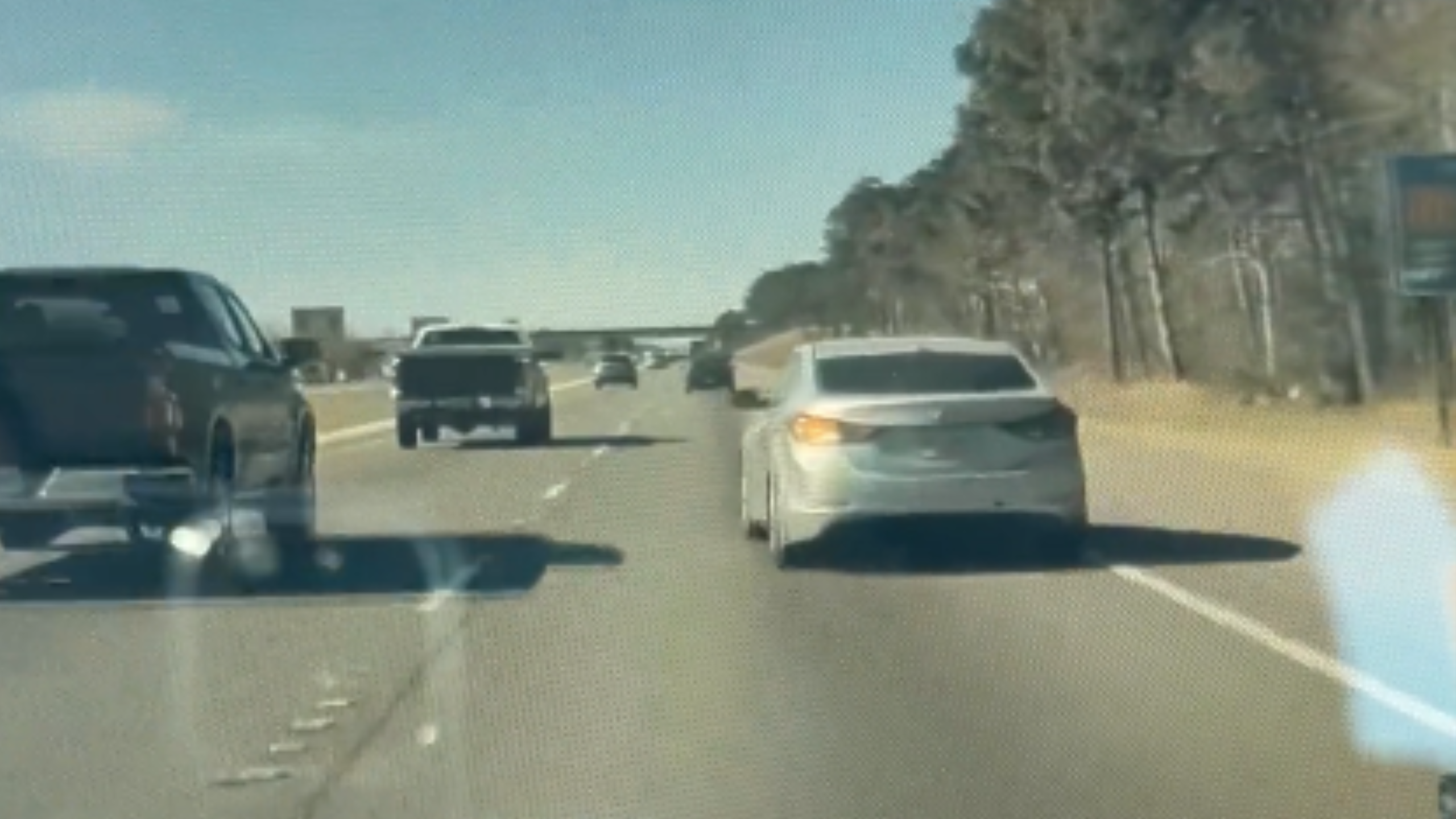 A Tesla Model 3 owner is thanking Tesla’s Full Self-Driving (FSD) Beta for slowing down and safely avoiding an accident along I-10 in Baton Rouge, Louisiana, on Saturday.