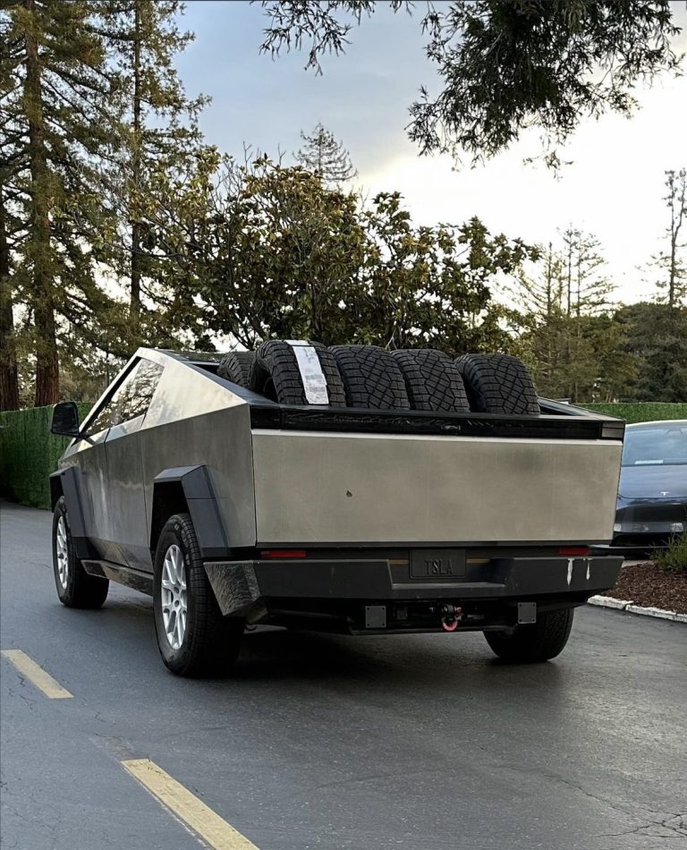Tesla Cybertruck alpha prototype shows off its bed's capacity by ...