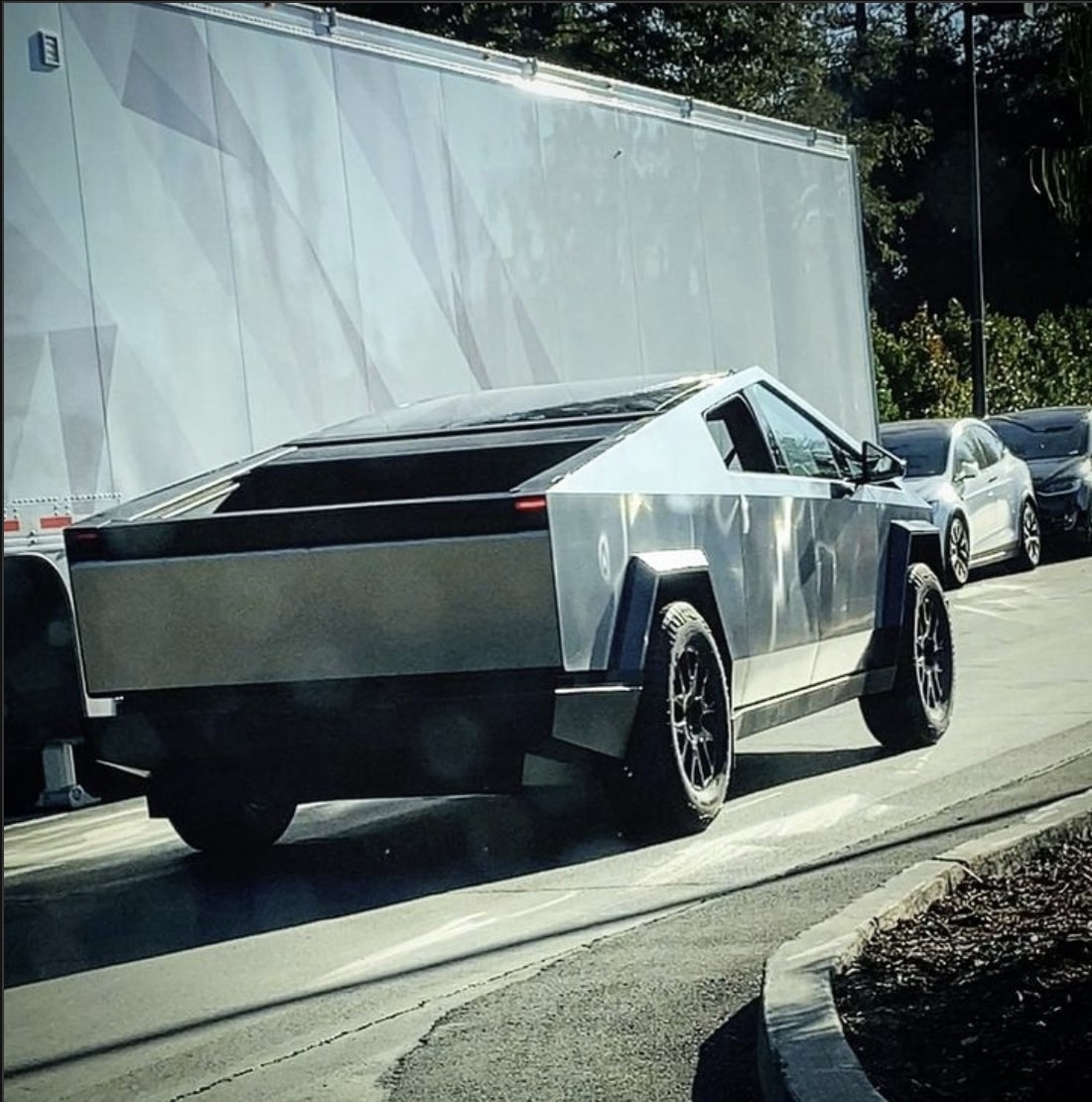 tesla cybertruck mirror