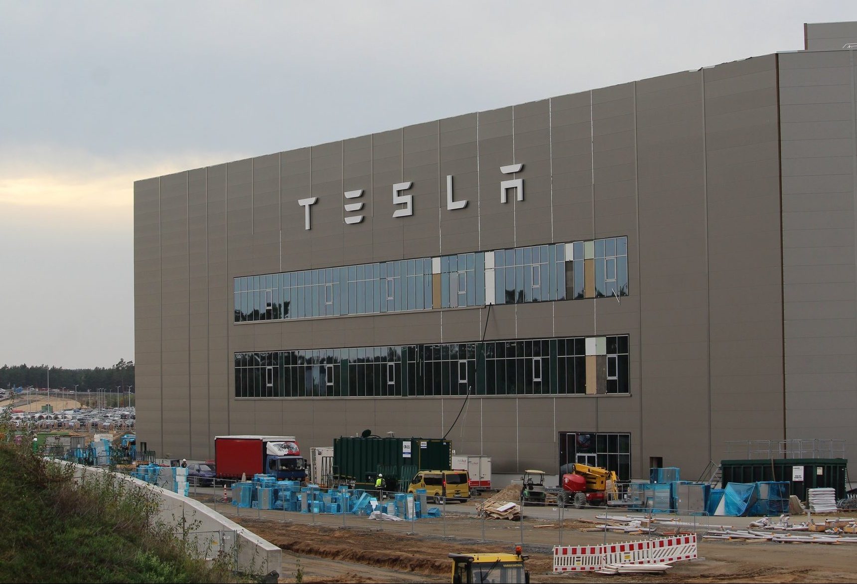 Tesla Giga Berlin’s alleged alarming harm charge denied by Well being Minister