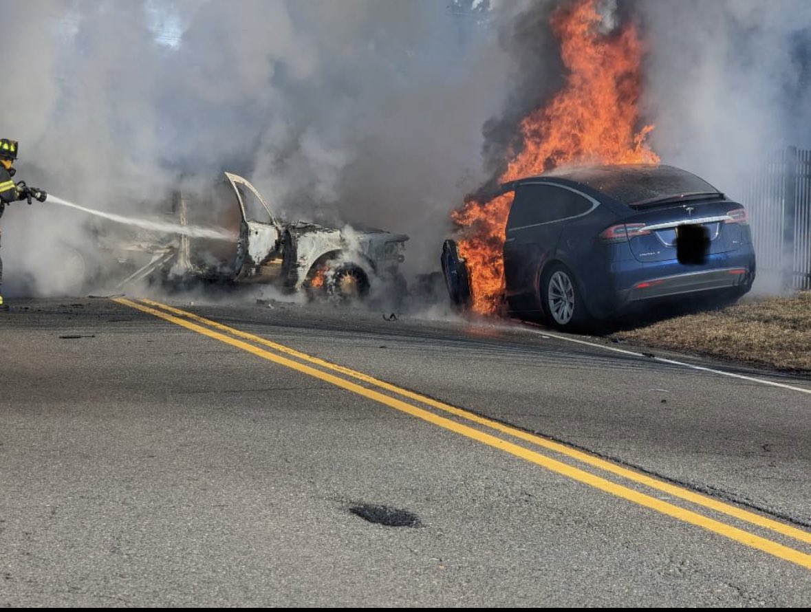 tesla model x crash