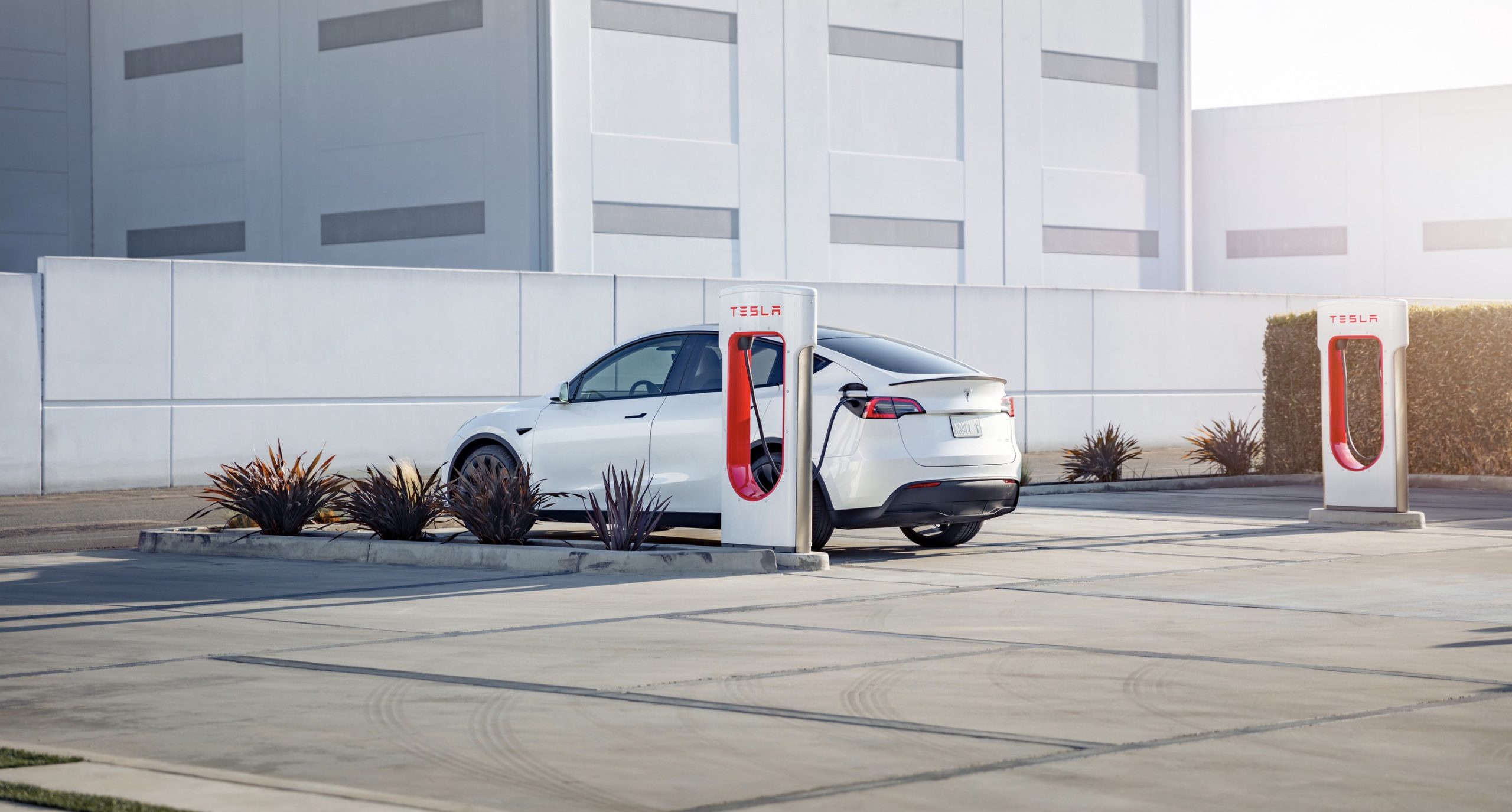 Tesla-gigafactory-new-york-prefabricated-supercharger-units