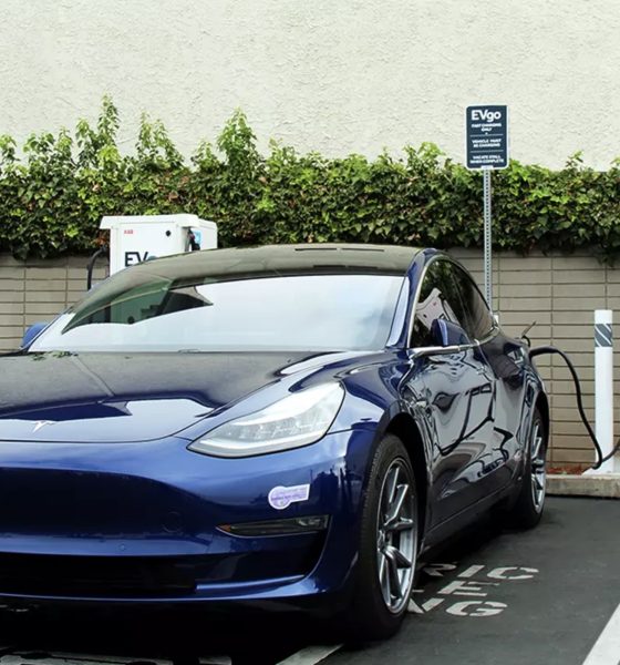Waze-electric-vehicle-charging-station-map