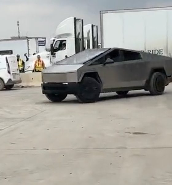tesla cybertruck rear wheel steering