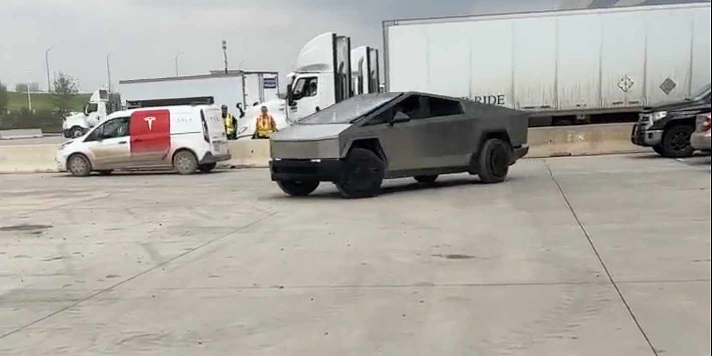 tesla cybertruck rear wheel steering