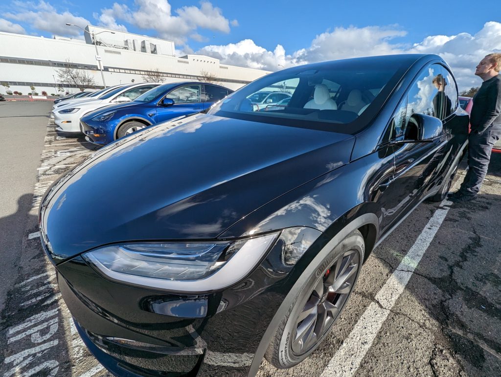 Tesla begins deliveries of vehicles with Hardware 4 computer