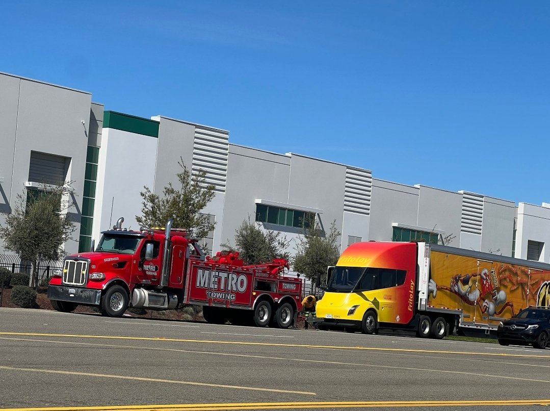 photo of Tesla Semi ‘breakdown’ caused by software switch glitch image