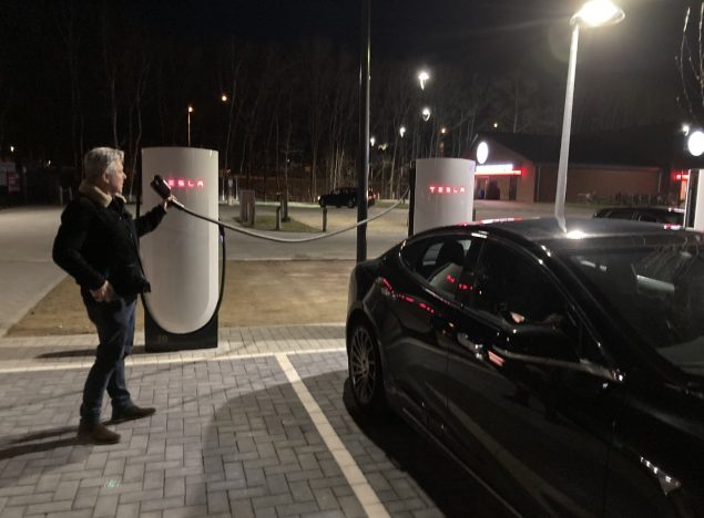 Tesla V4 Supercharger details: Charging Speed and Cable Length