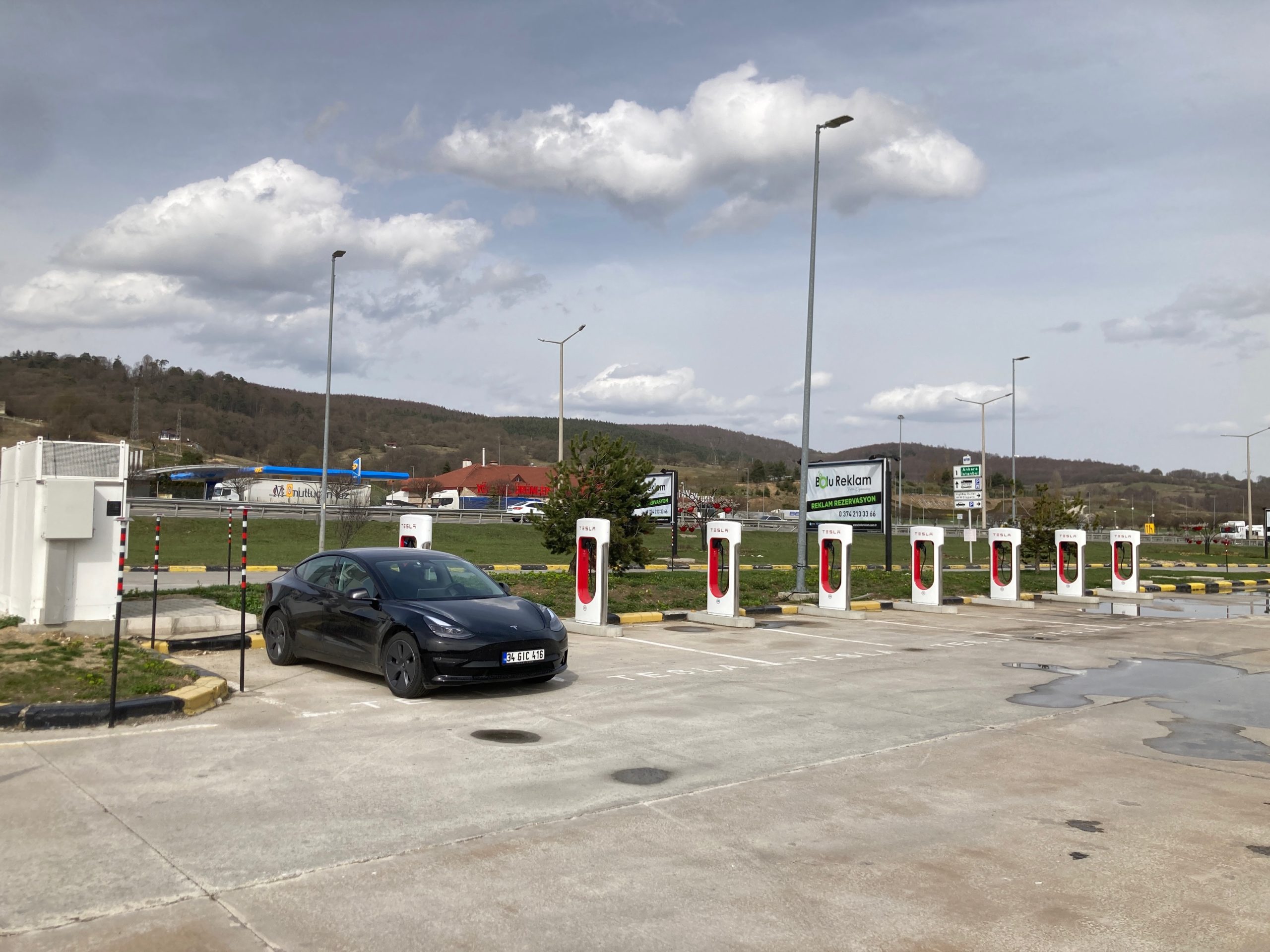 Tesla Design Studio, Supercharger’ları Türkiye’de piyasaya sürdü