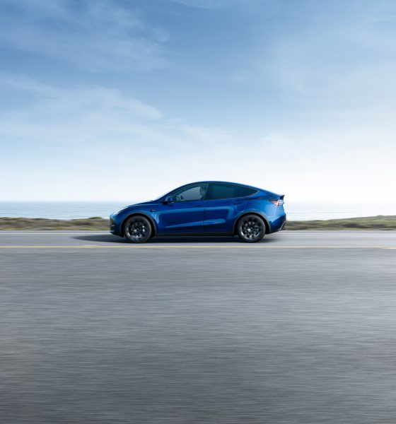 Tesla-model-y-best-selling-toyota-rav-4
