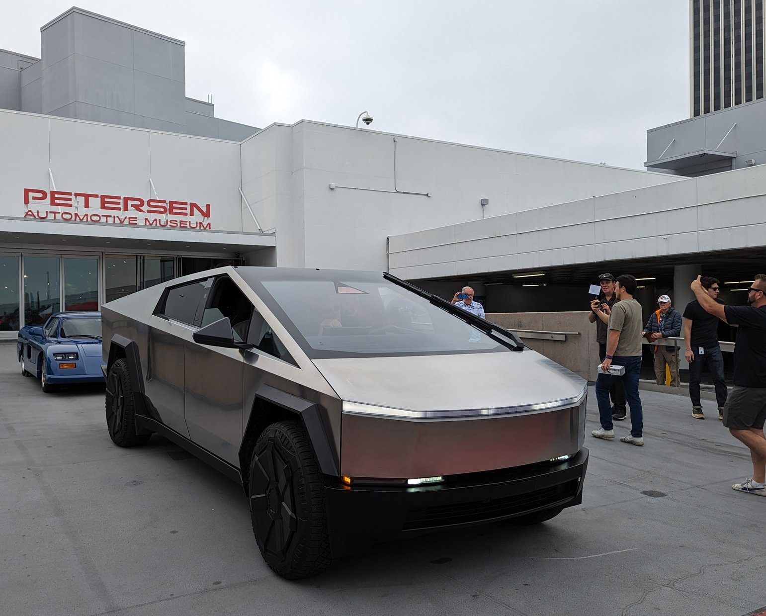 Tesla Cybertruck smoothly cruises through the 280 in Palo Alto Auto Recent
