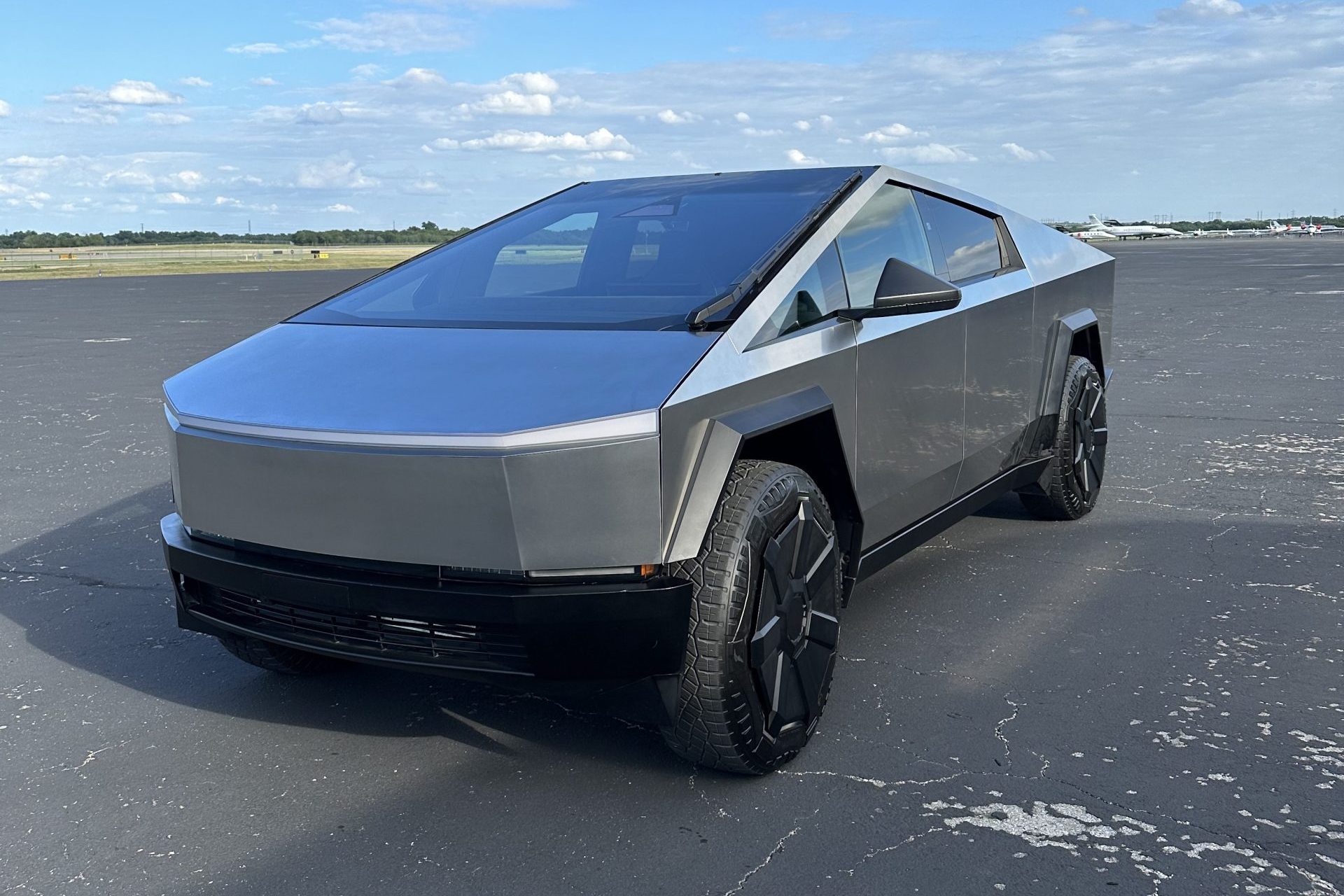 teslacybertrucktexaselonmusk TESLARATI