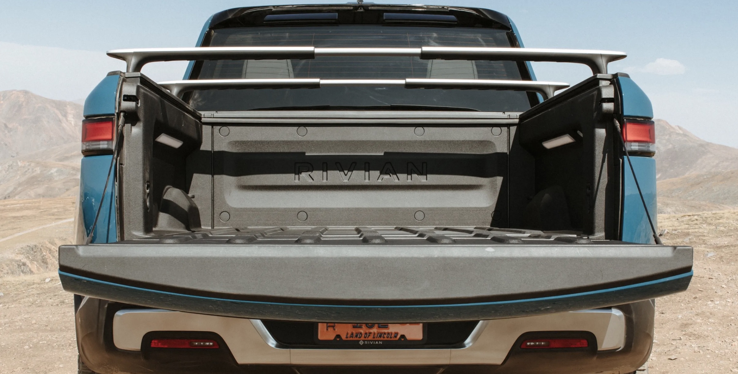 Rivian-r1t-tonneau-cover-sale