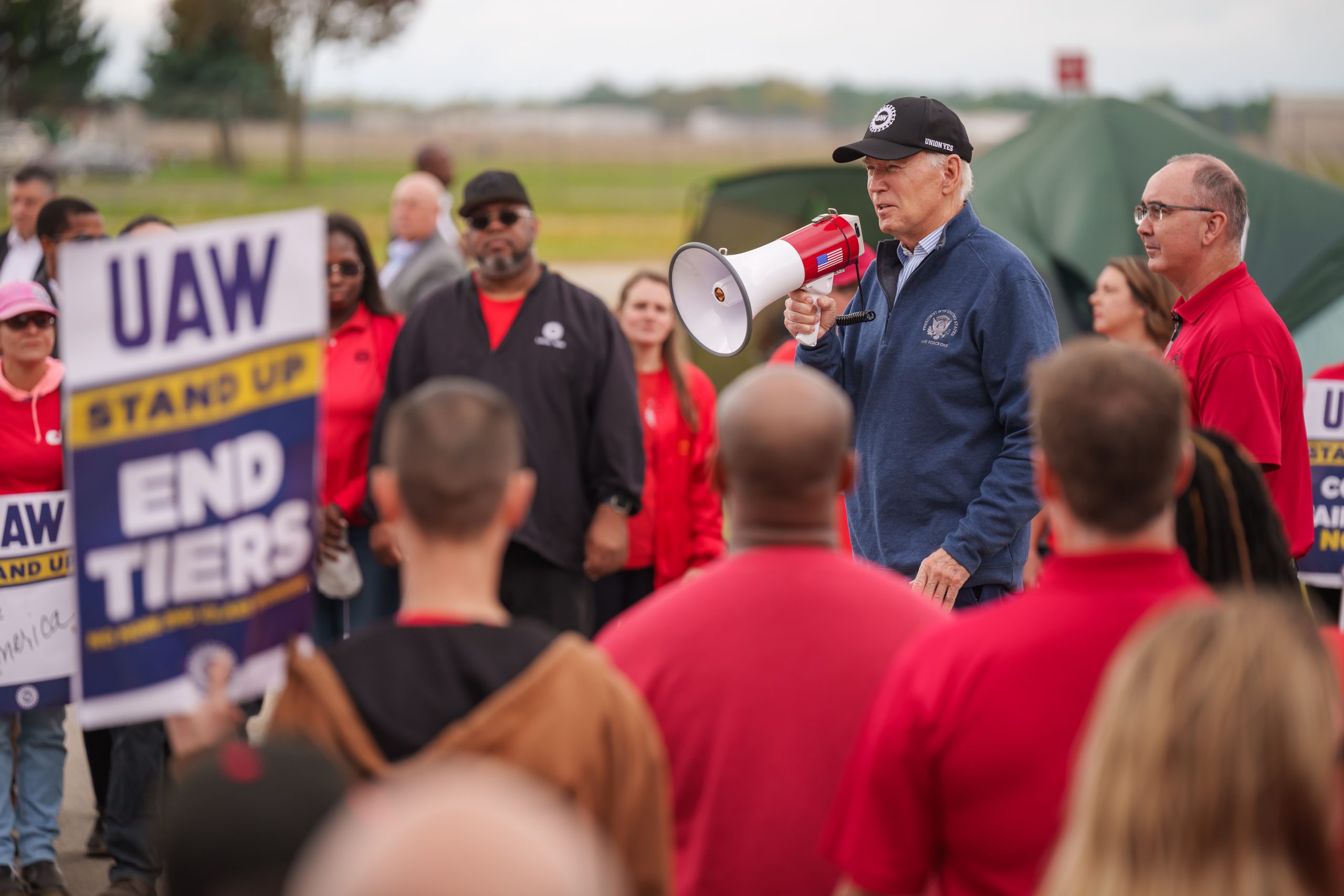 President Biden backs UAW’s demand for a 40-percent pay increase
