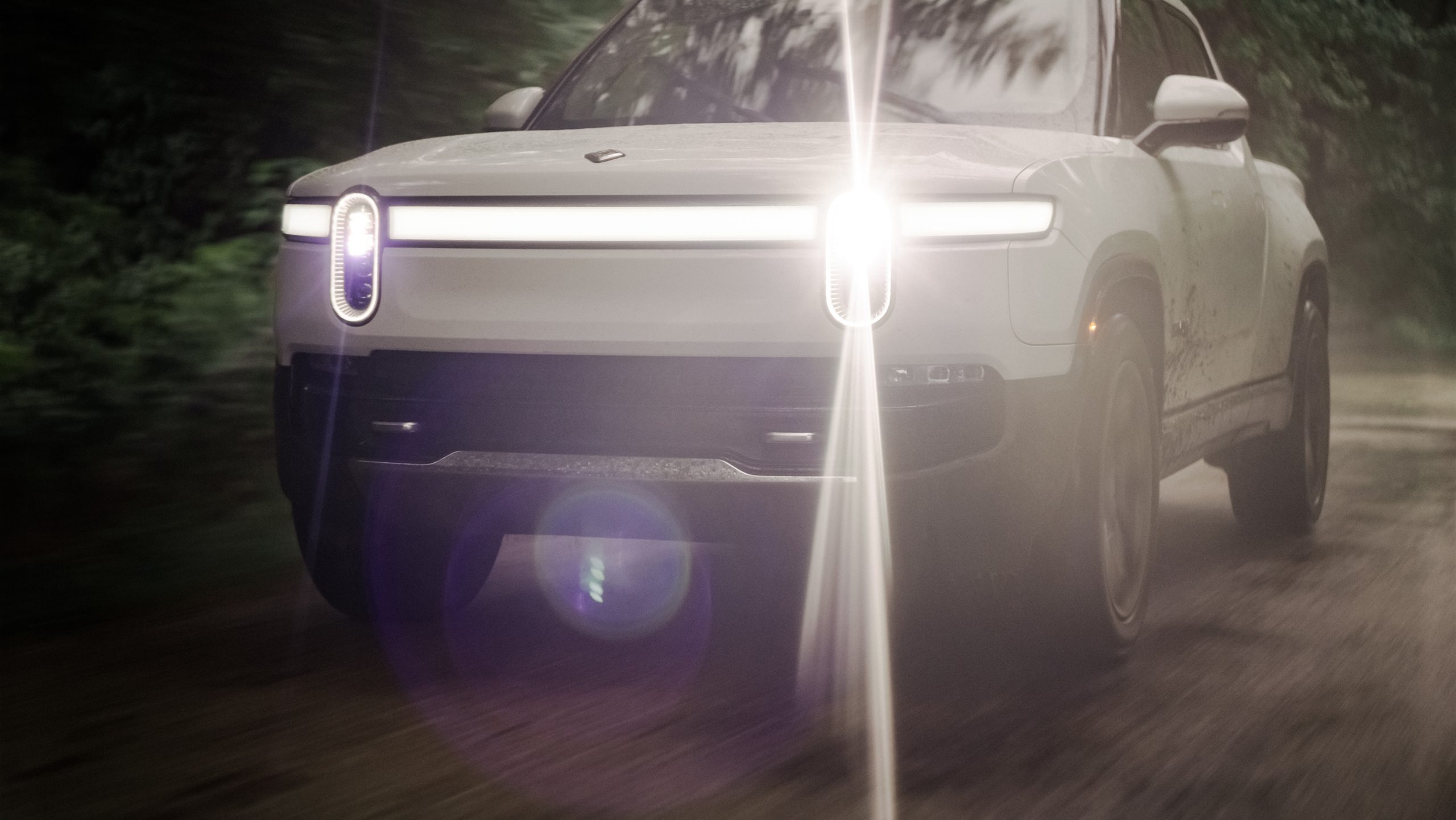 Rivian R1T Max Pack deliveries