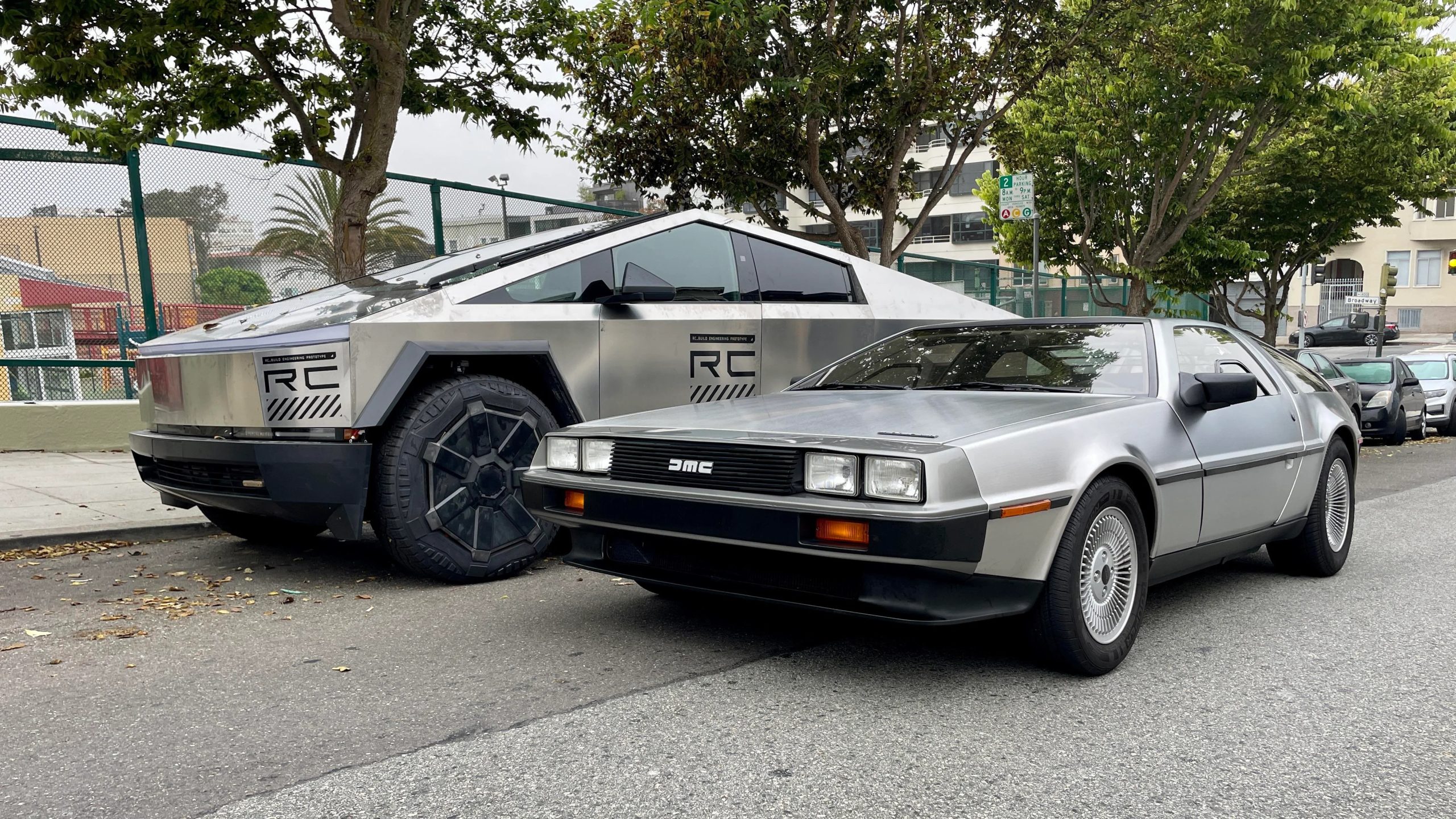 cybertruck-and-delorean-front