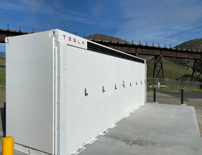 Tesla Megapack put in at California water therapy plant