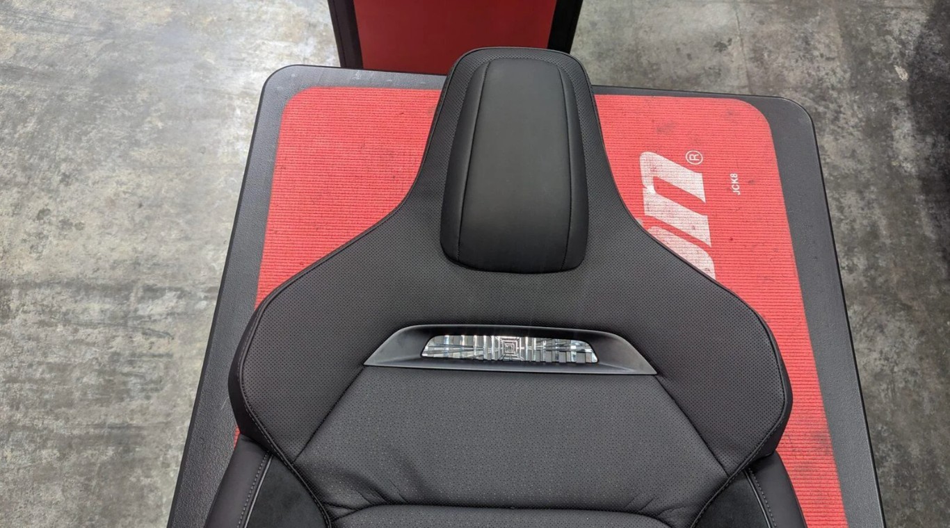 Tesla Mannequin S Plaid’s new Sport Seats leak