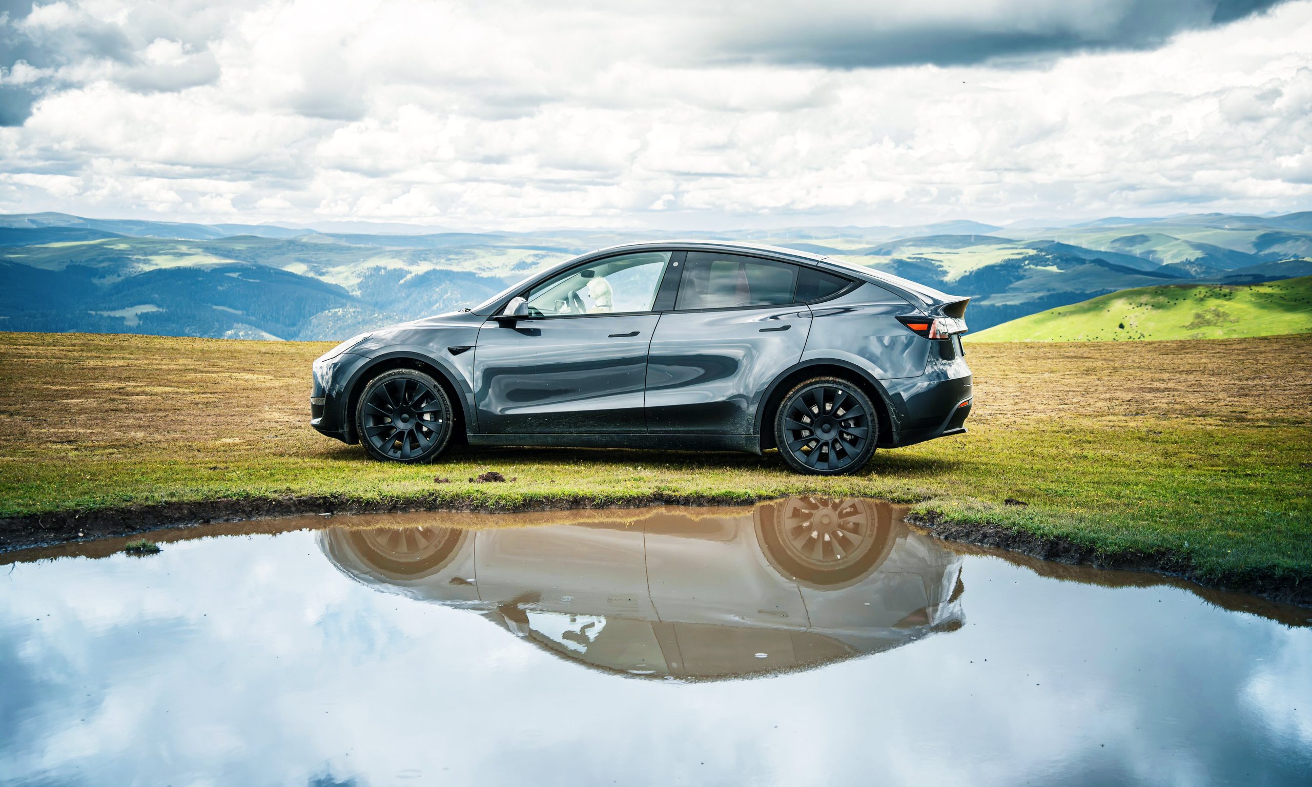 Tesla launches a slightly updated Model Y in China