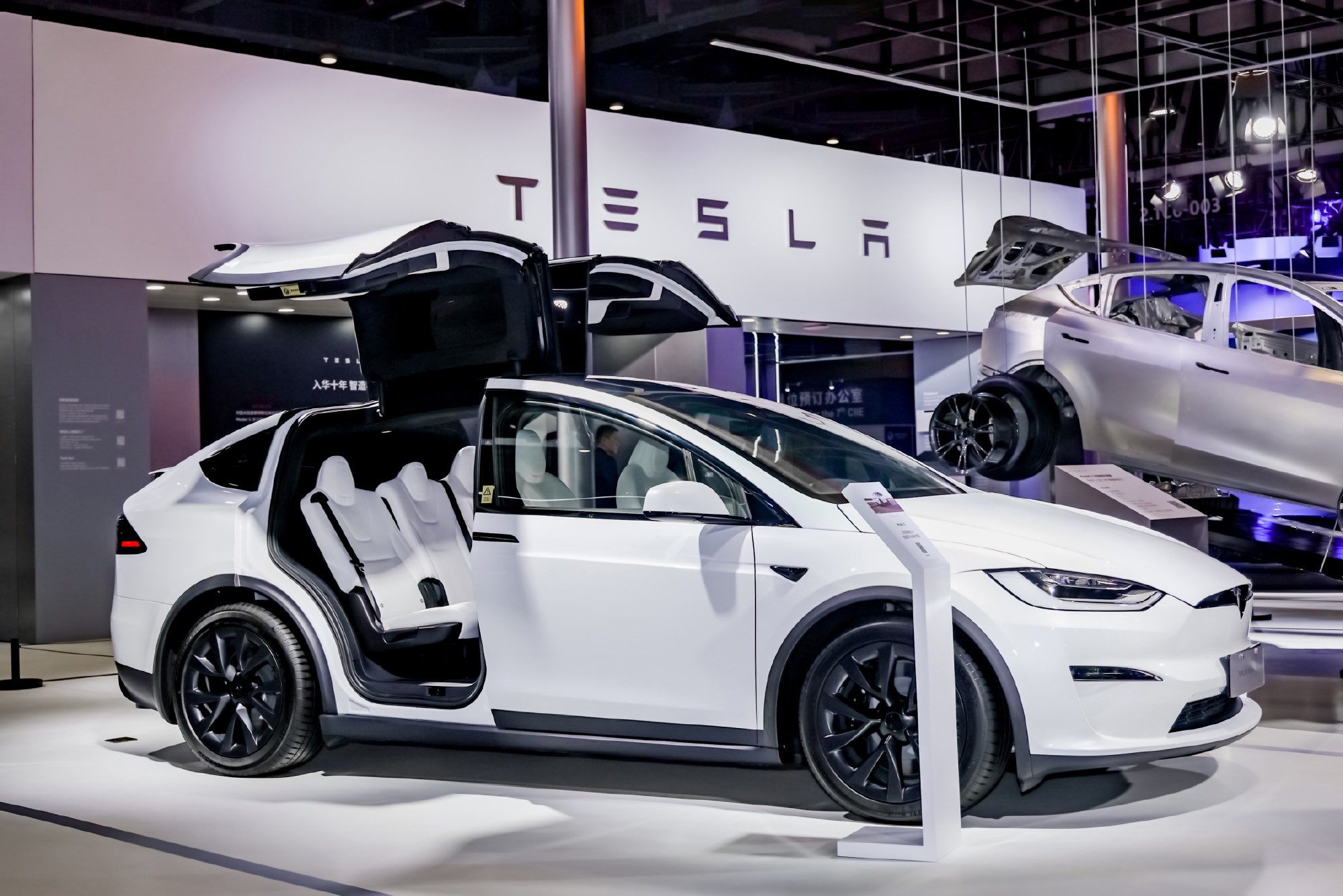 Tesla market cap eclipses that of top 5 rival carmakers combined