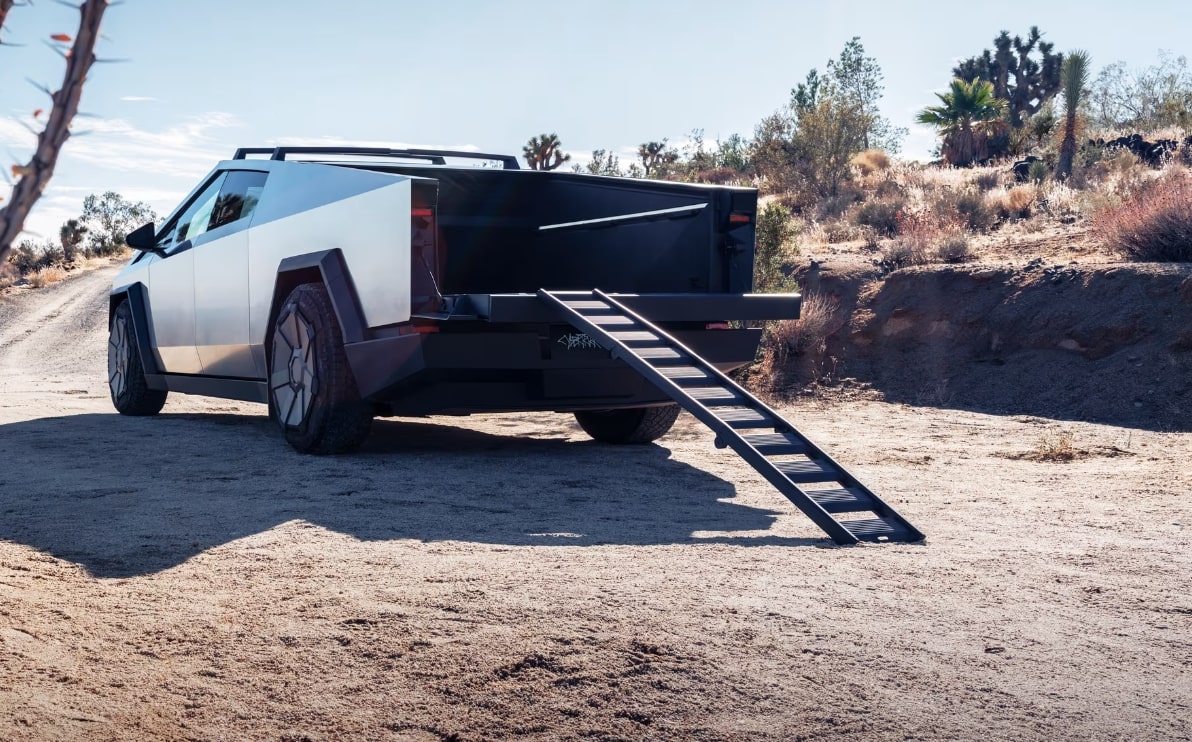 tesla-cybertruck-tailgate-ramp1 - TESLARATI