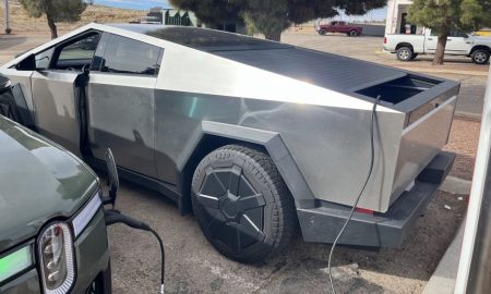 Tesla-cybertruck-charges-rivian-r1s