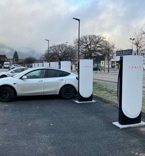 Tesla-v4-supercharger-installation-europe-ramp