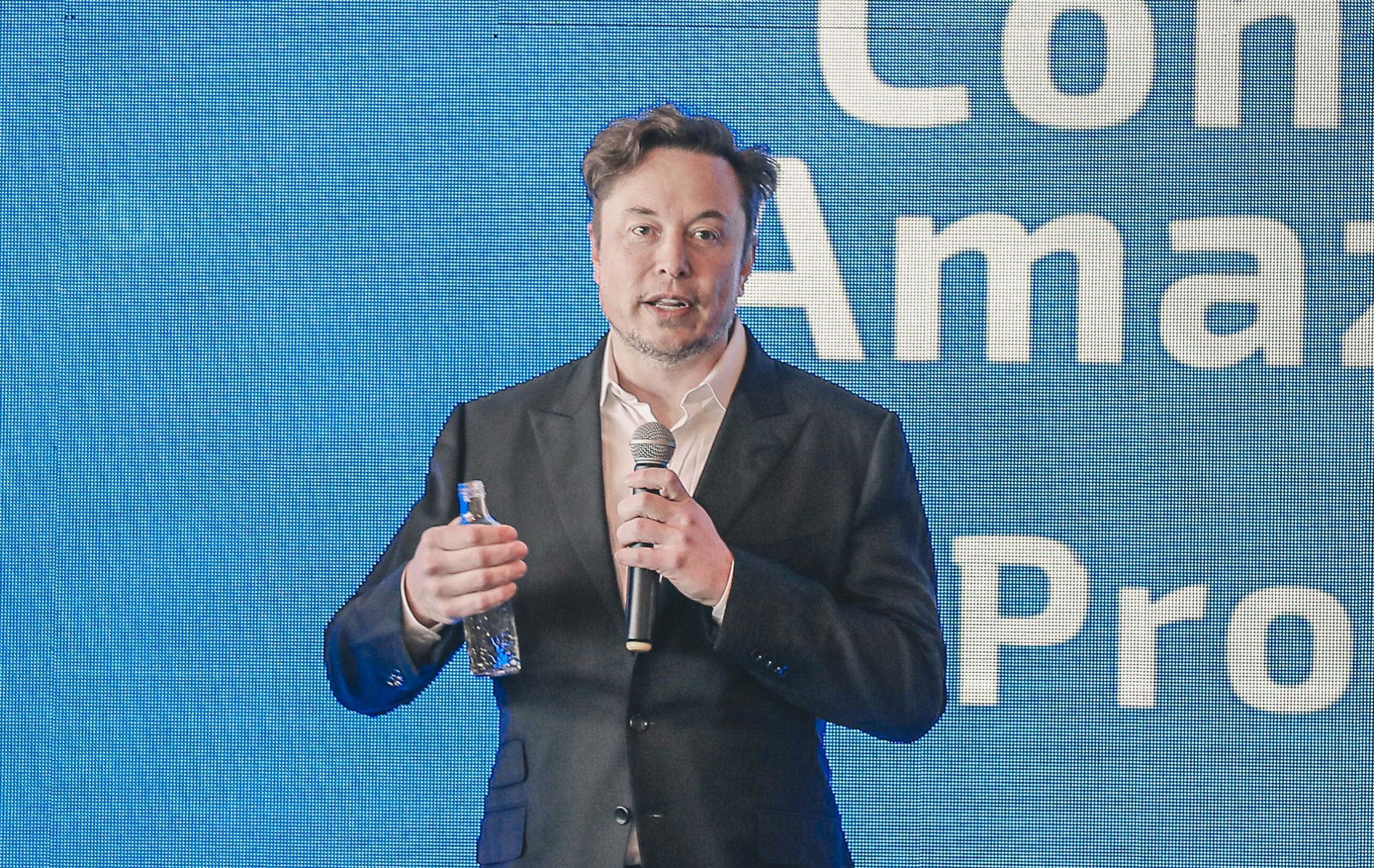Elon Musk promete consertar as coisas depois que Tesla saiu de uma pequena padaria com um pedido não pago