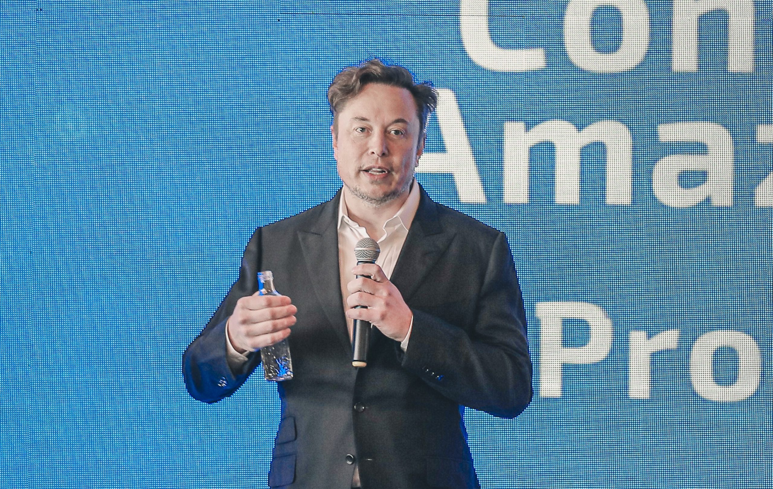 Elon Musk partecipa al vertice sull'intelligenza artificiale a Seul, in Corea del Sud