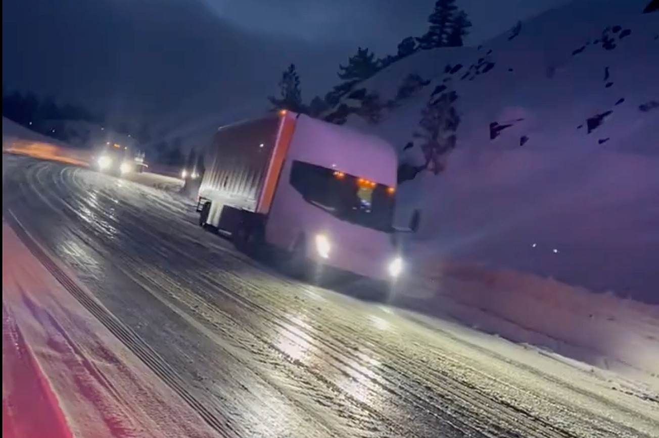 tesla-semi-donner-summit-icy-road-video