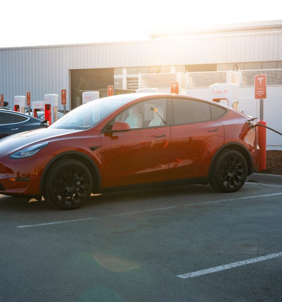 Tesla-supercharger-nacs-rivian-ford