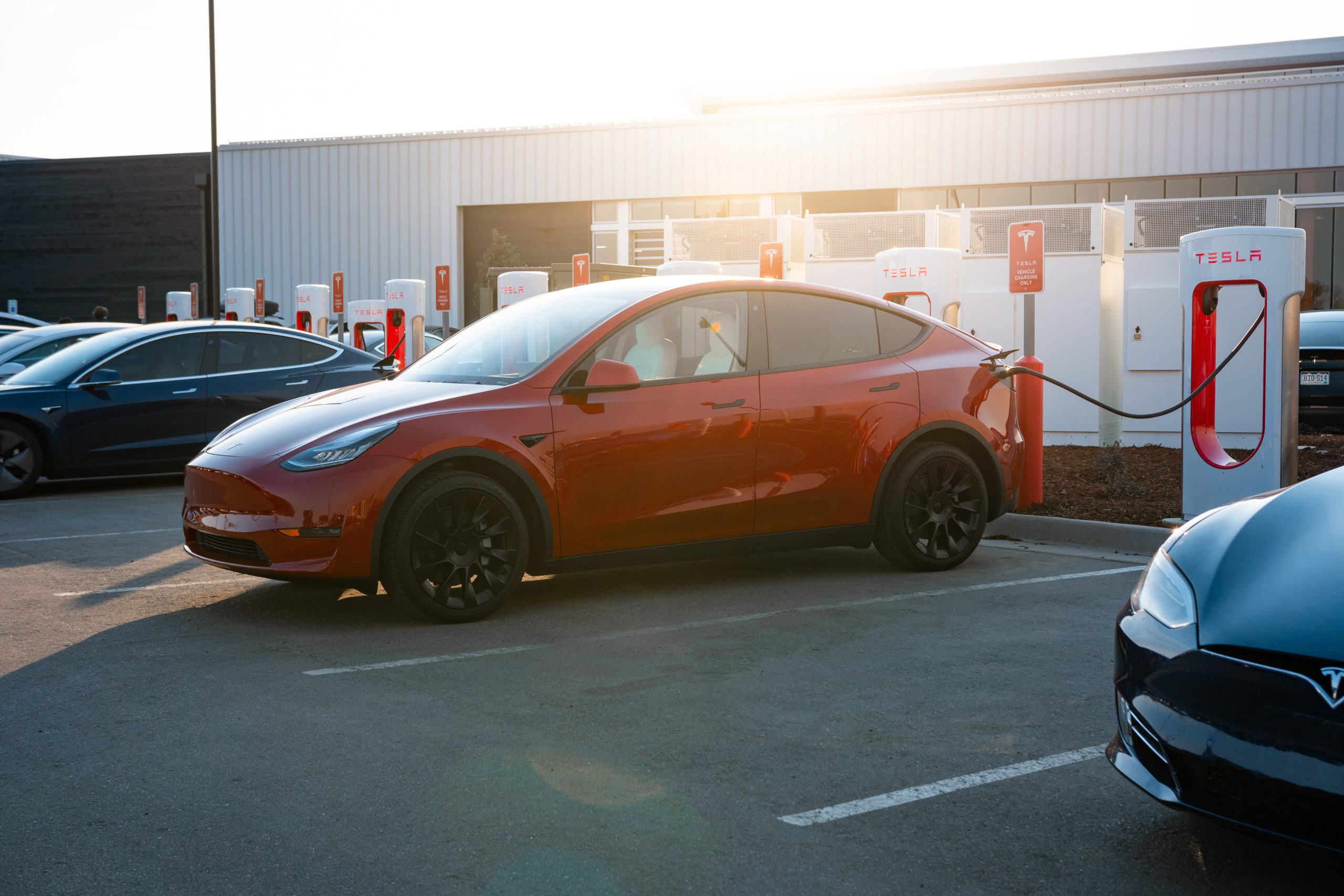 Tesla-supercharger-nacs-rivian-ford
