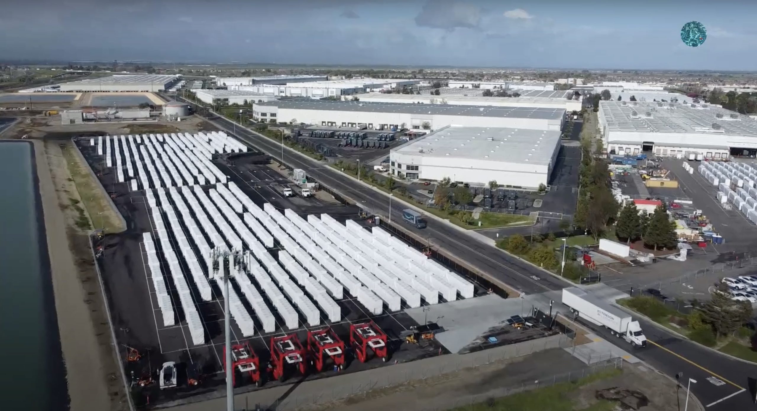 Tesla Lathrop Megafactory spotted with record 446 Megapack batteries