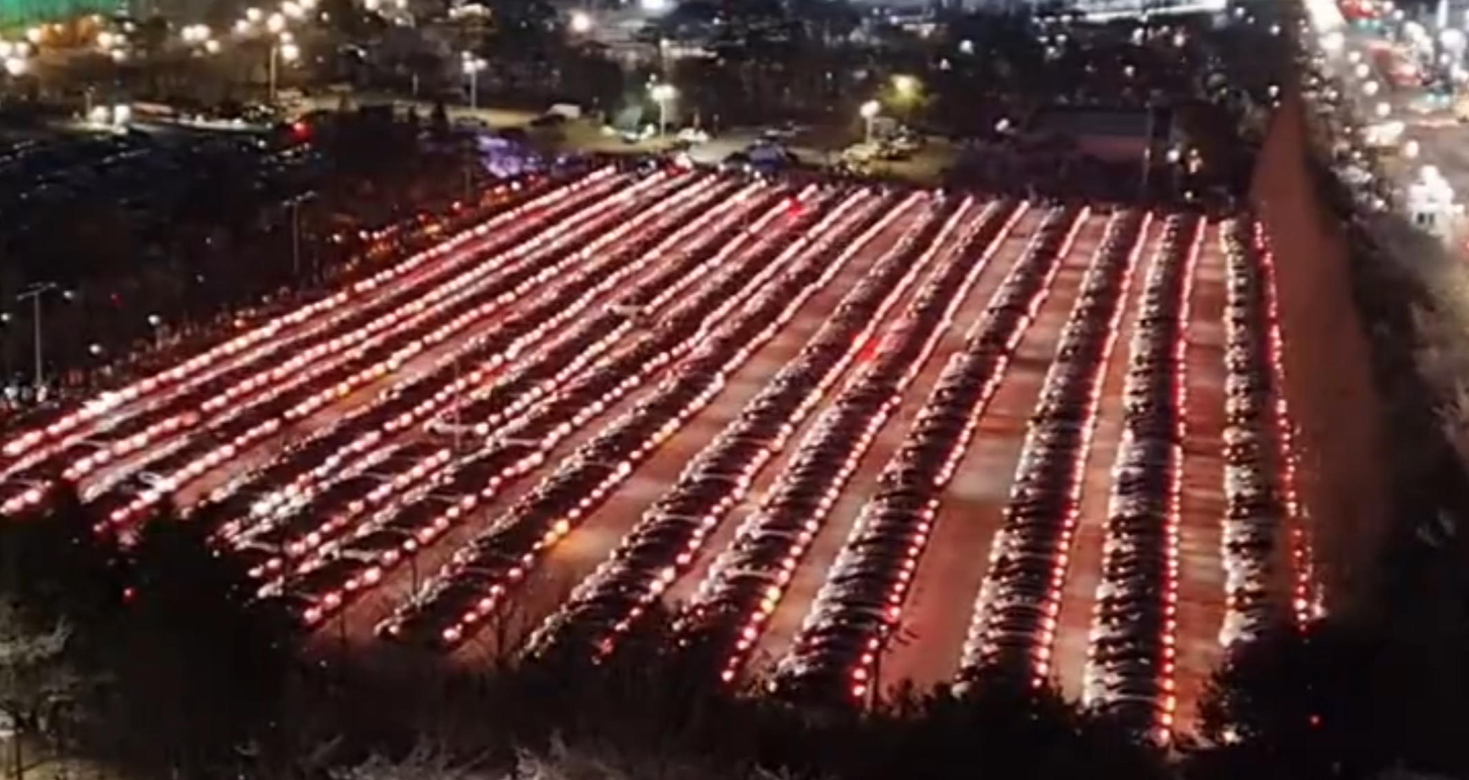 Over 1,000 Tesla owners host largest light show yet in South Korea