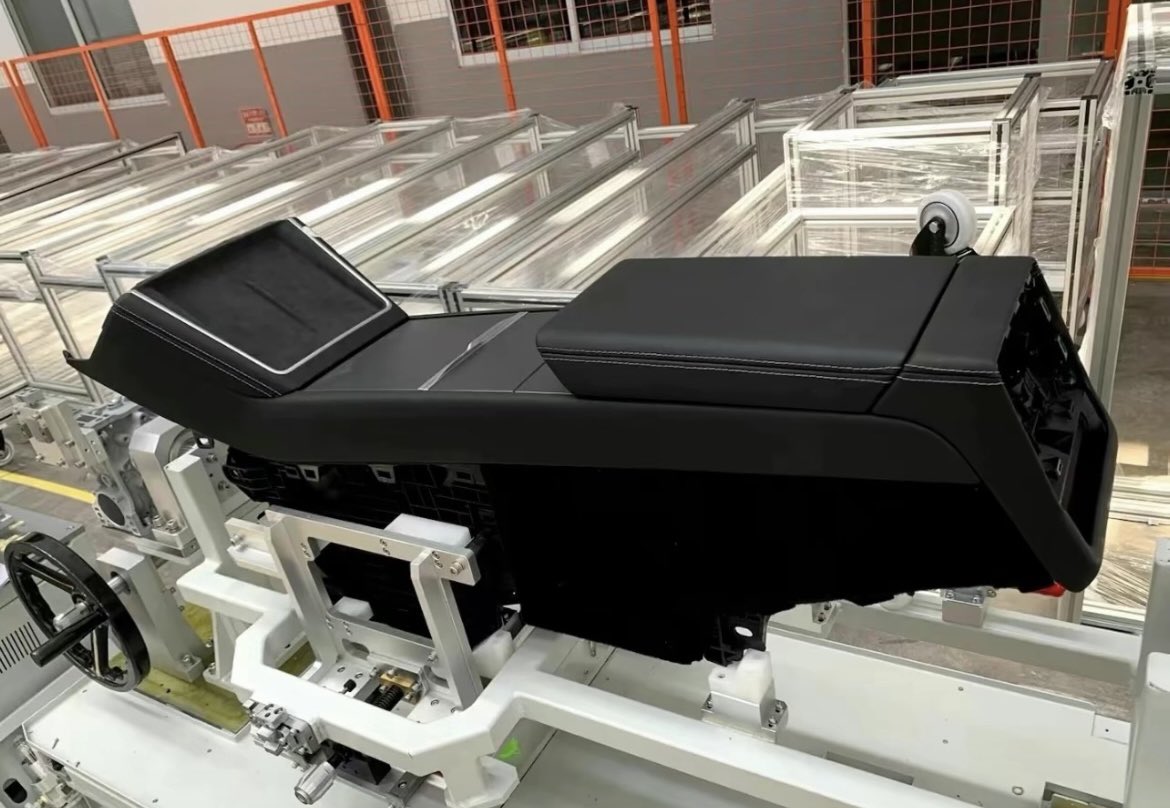 Model y center console refresh hotsell
