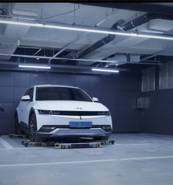Hyundai-Motor-Group-electric-vehicle-park-charge-robots