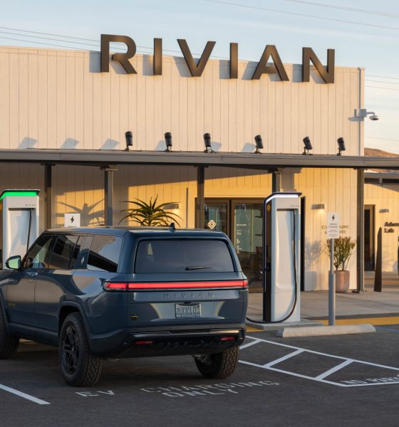 Rivian-joshua-tree-charge-post